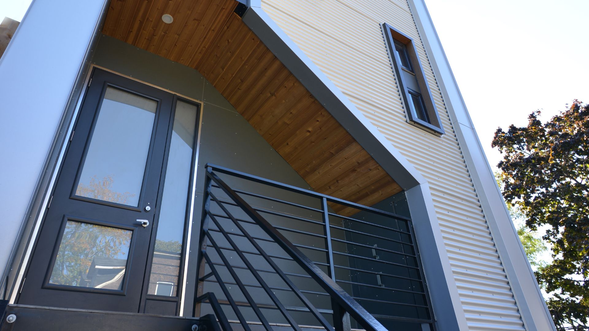Spirit Metals - corrugated metal solutions for Florida's climate